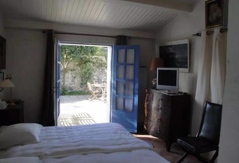 Le Buzet Bleu Bed & Breakfast