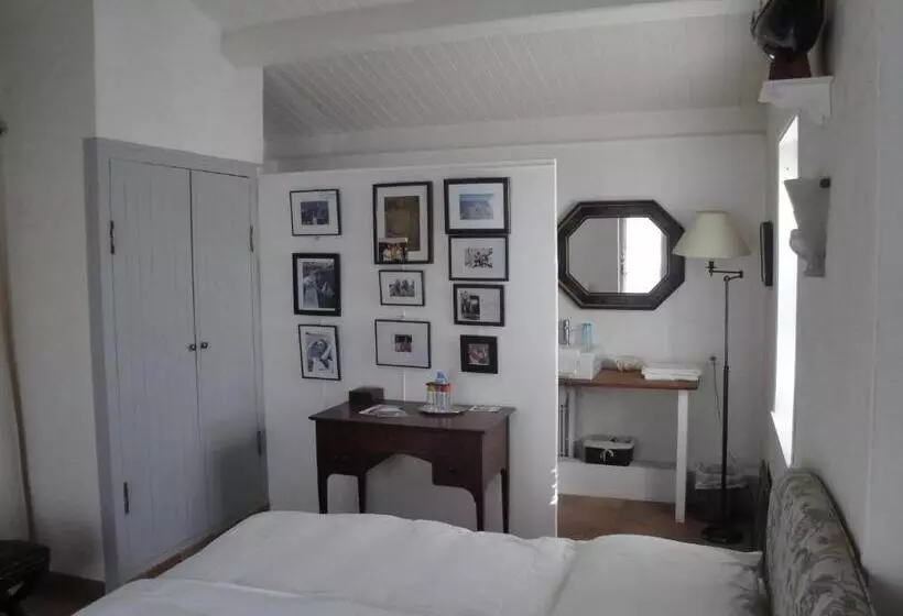 Le Buzet Bleu Bed & Breakfast