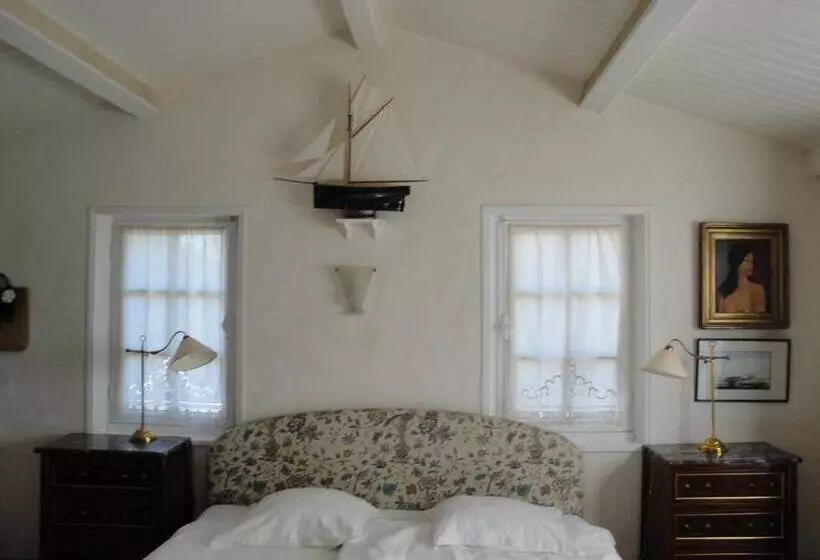 Le Buzet Bleu Bed & Breakfast