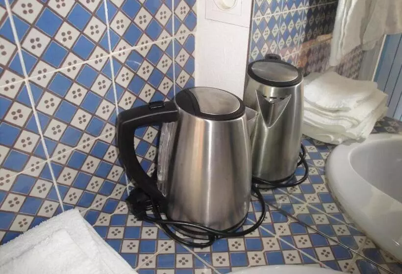 Le Buzet Bleu Bed & Breakfast