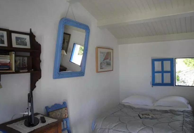 Le Buzet Bleu Bed & Breakfast