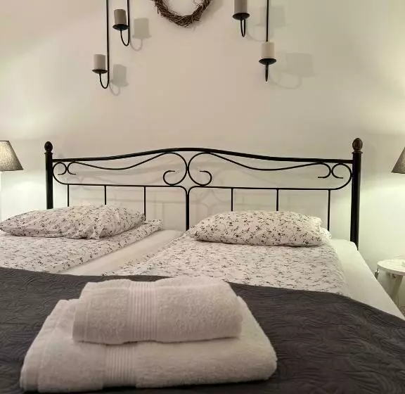 Majatalo Cseri Porta