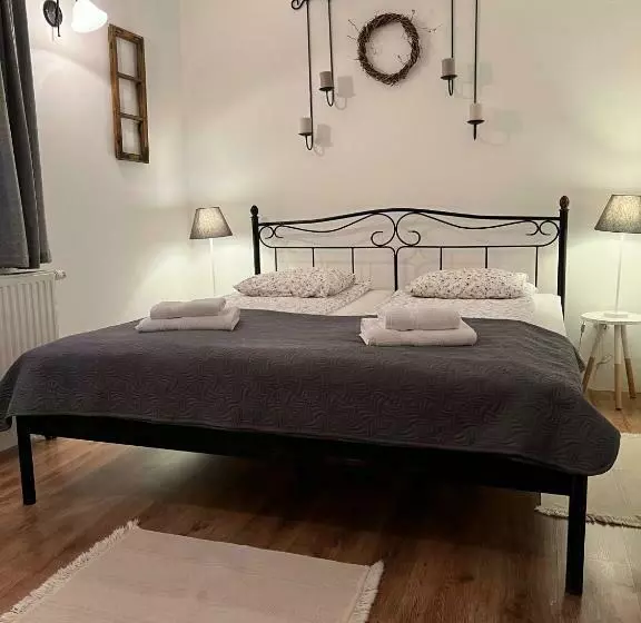 Majatalo Cseri Porta