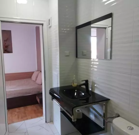 ペンション Guest House Lidia