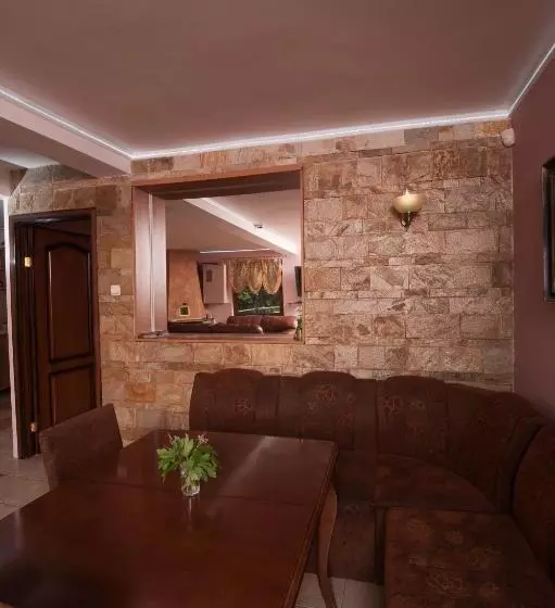 ペンション Guest House Lidia