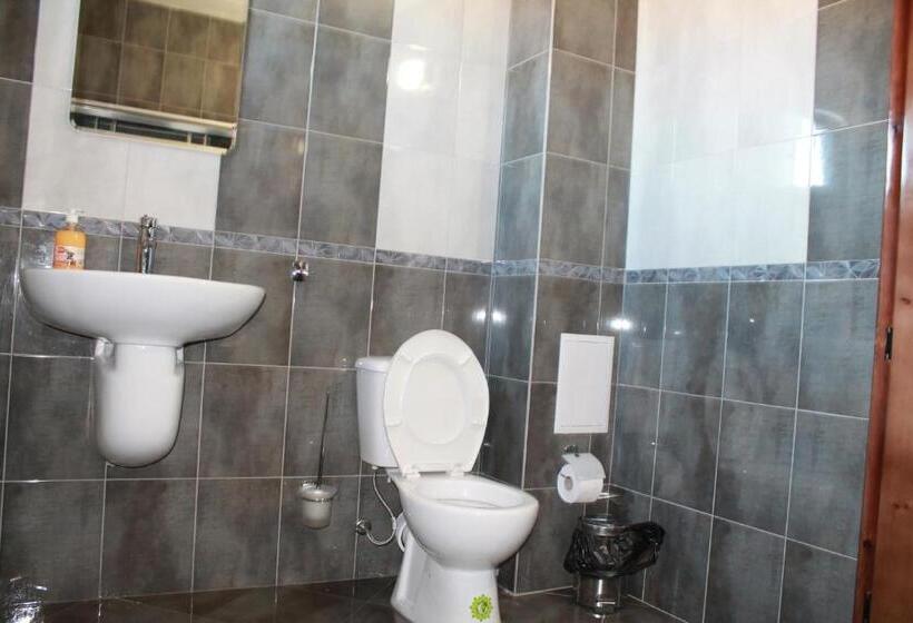 بنسيون Leshtenski Perli