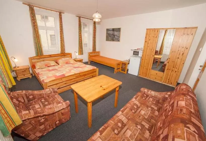 Majatalo Penzion Na Rozcestí