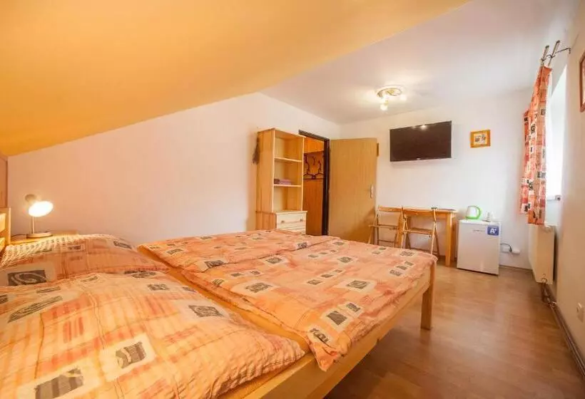 Majatalo Penzion Na Rozcestí