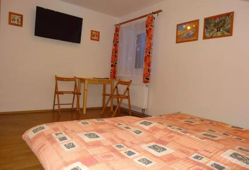 Majatalo Penzion Na Rozcestí