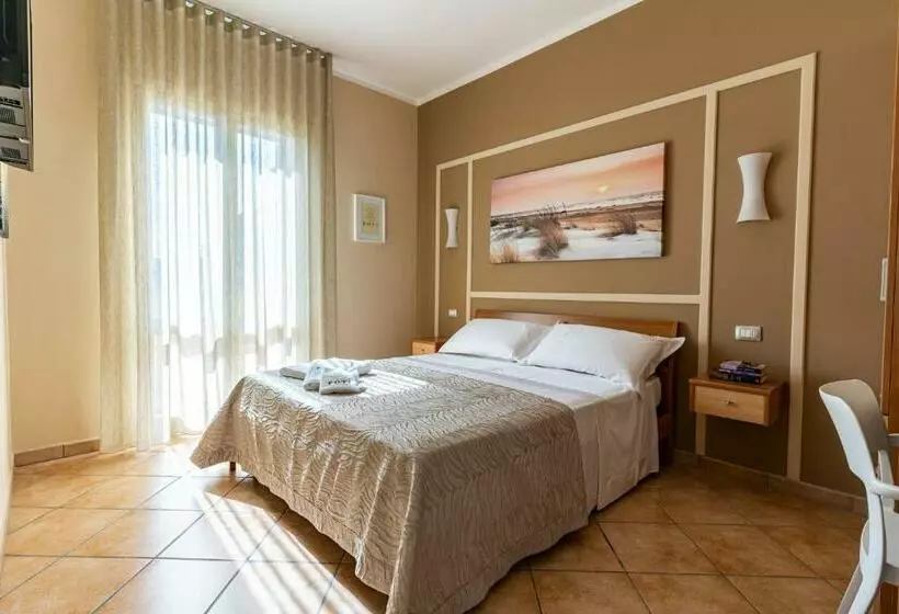 ペンション Potì Comfort Rooms   Guest House Con Cucina