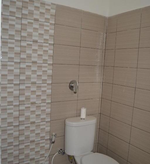 פנסיון Sakha House