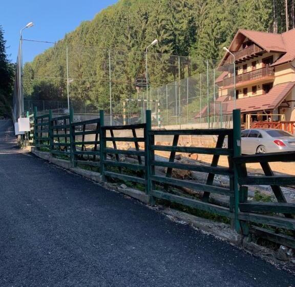 Pensiunea Valea Cascadelor