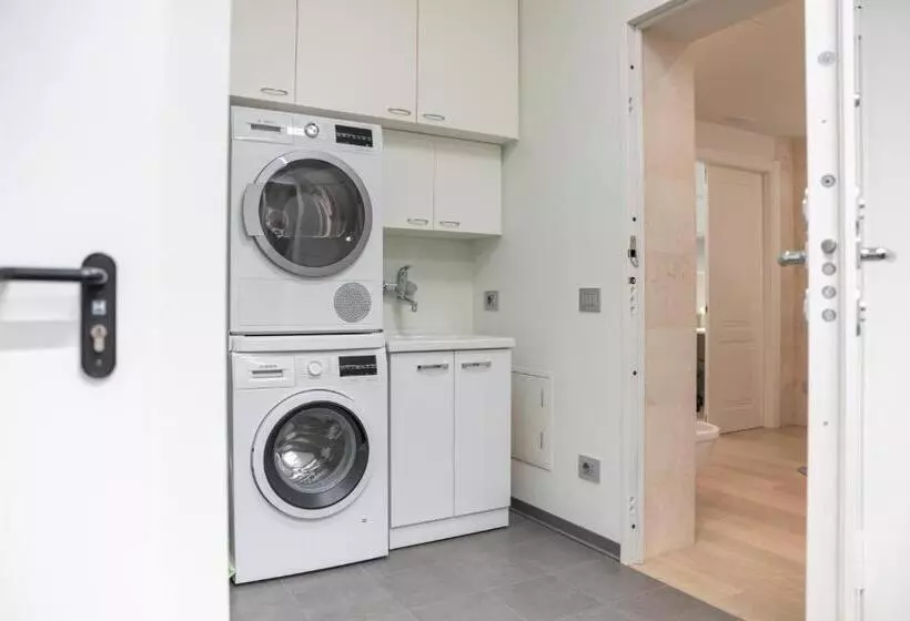 The Art House   By Myhomeincomo