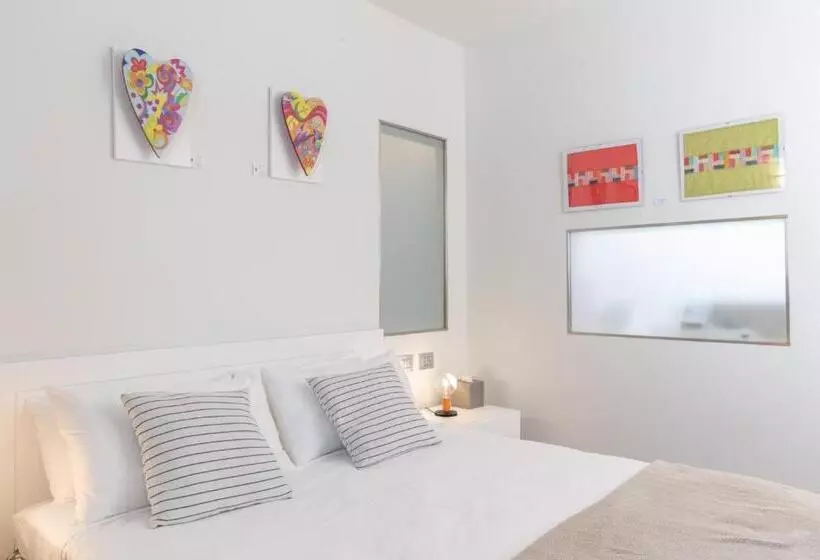 The Art House   By Myhomeincomo