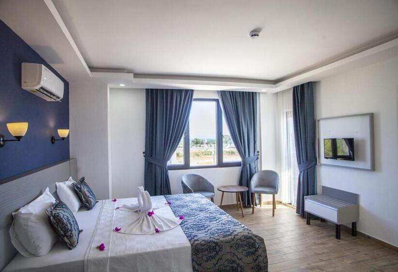 تختخواب و صبحانه Demyra Boutique