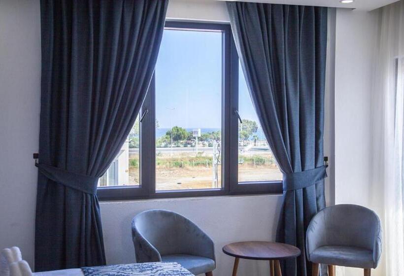 تختخواب و صبحانه Demyra Boutique