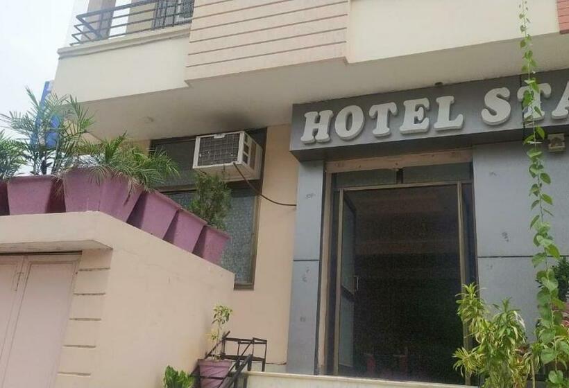 酒店 Oyo 82353 Stay