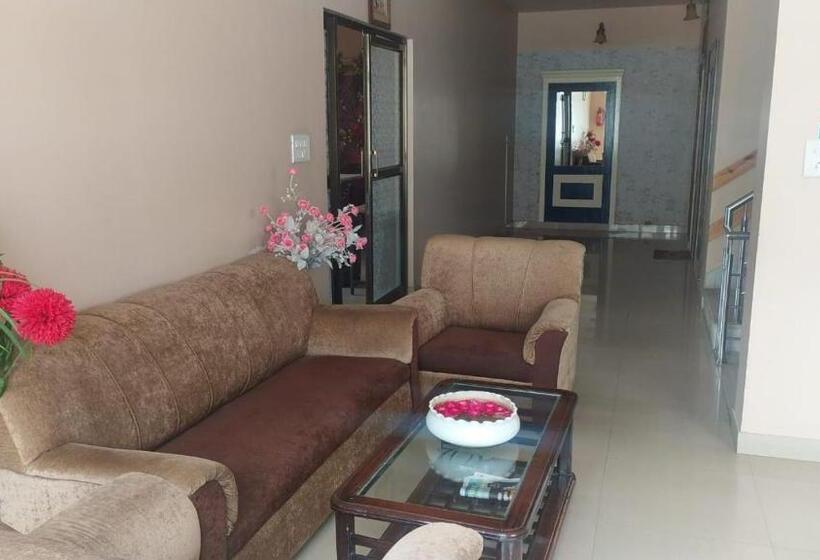 酒店 Oyo 82353 Stay