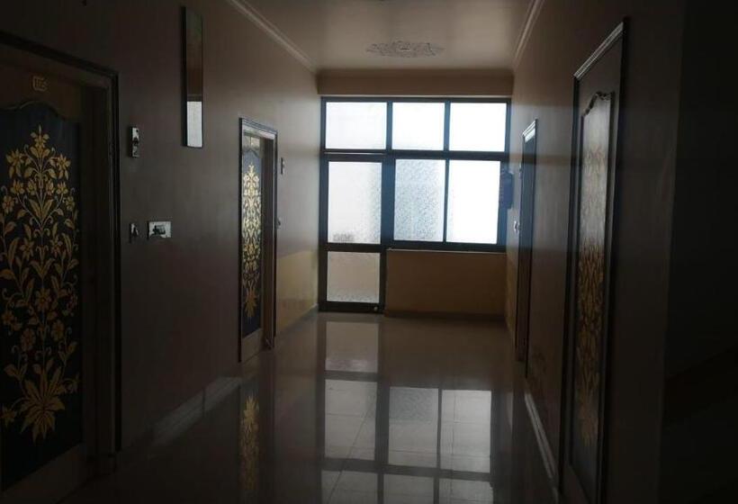 酒店 Oyo 82353 Stay