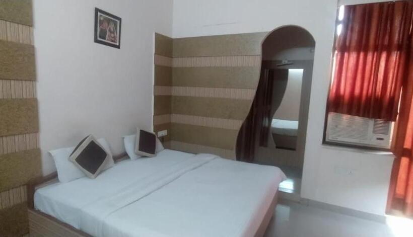 酒店 Oyo 82353 Stay