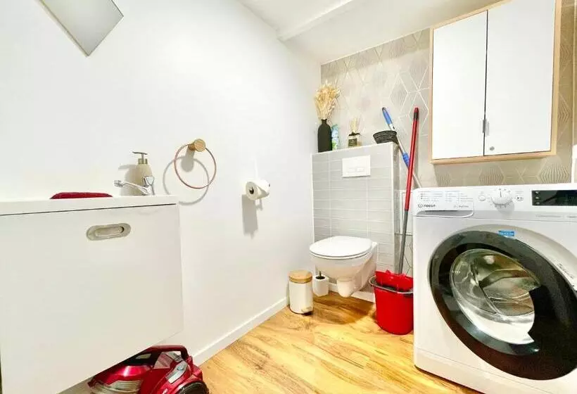 Le Rosacker   Proche Centre Ville Et Gare   Terrasse   Parking Gratuit 2 Places   2 Chambres   2 Sal