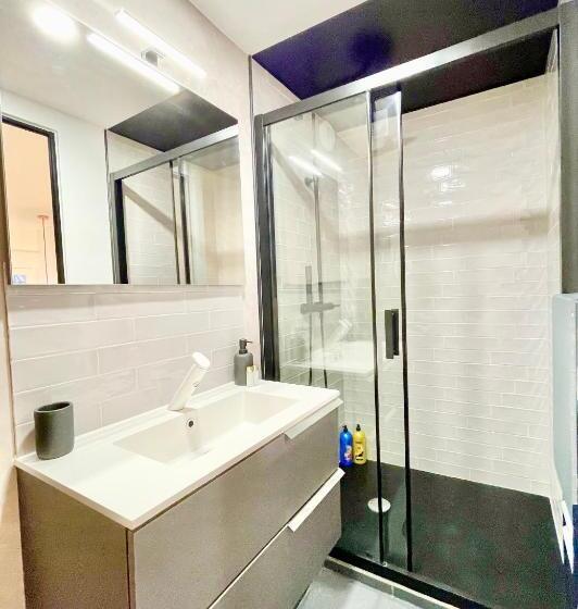 Le Rosacker   Proche Centre Ville Et Gare   Terrasse   Parking Gratuit 2 Places   2 Chambres   2 Sal