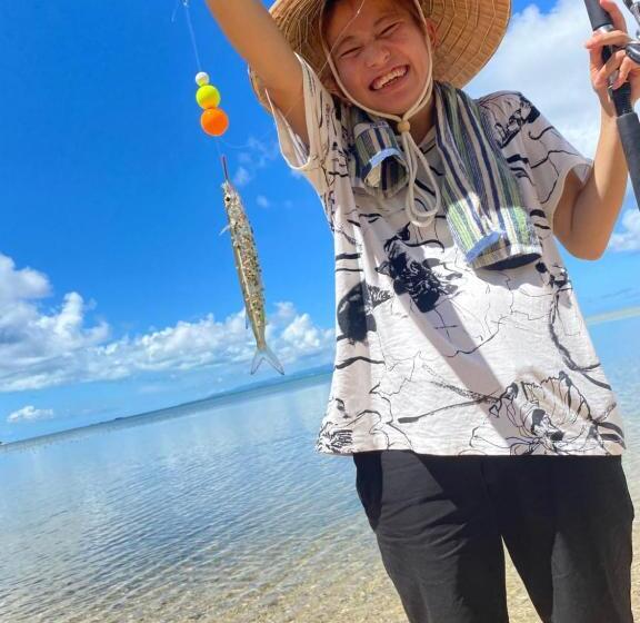 بنسيون ゲストハウス喜舎場