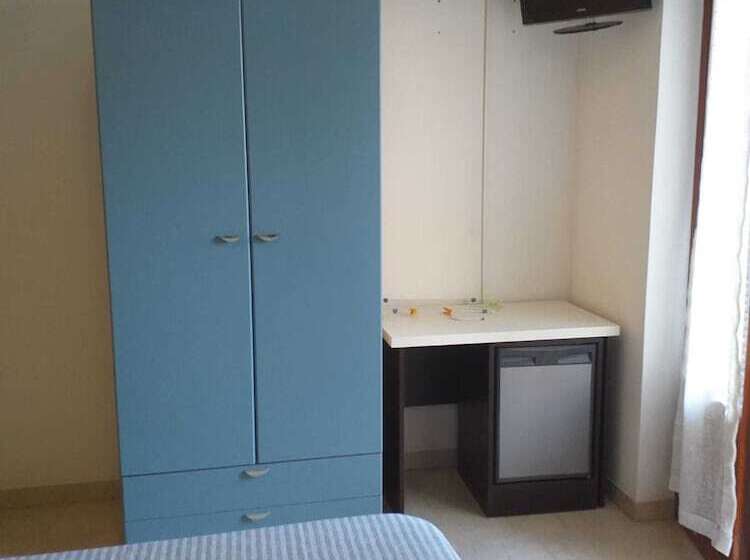 פנסיון Room In Bb Spacious Double Room Right By The Sea