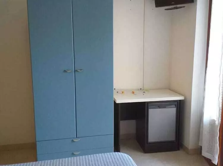 ペンション Room In Bb   Spacious Double Room Right By The Sea