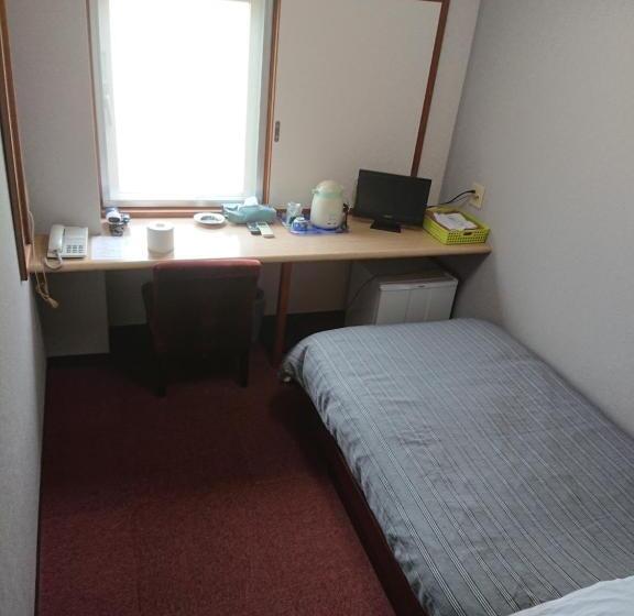 ビジネスホテル六号