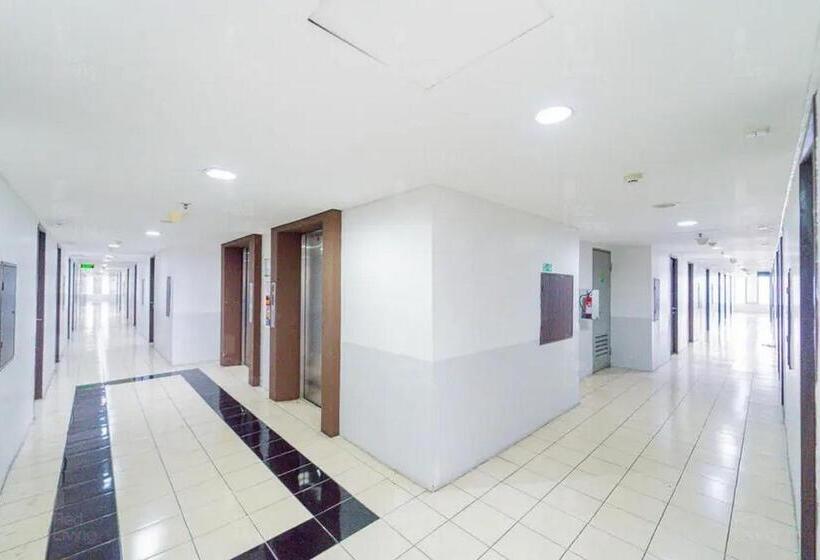 ホテル Redliving Apartemen Serpong Green View   Hapukh Room Tower B