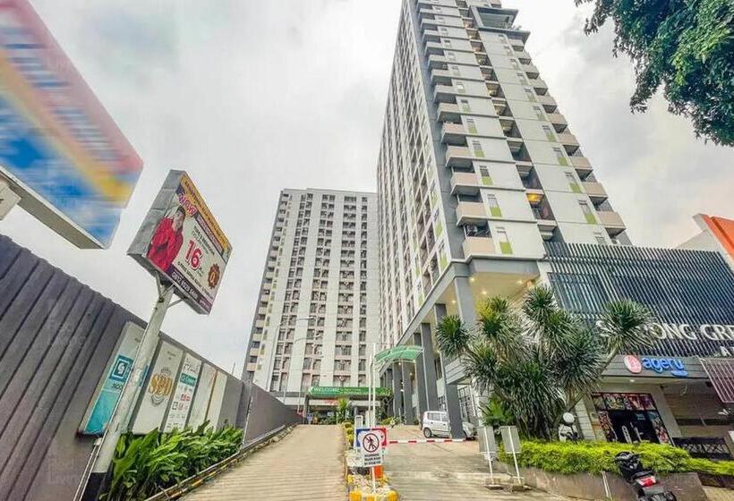 ホテル Redliving Apartemen Serpong Green View   Hapukh Room Tower B