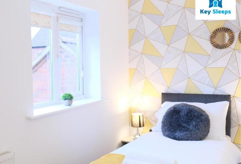 Large House By Keysleeps Short Lets Northampton M1 With Free Parking Contractors Leisure