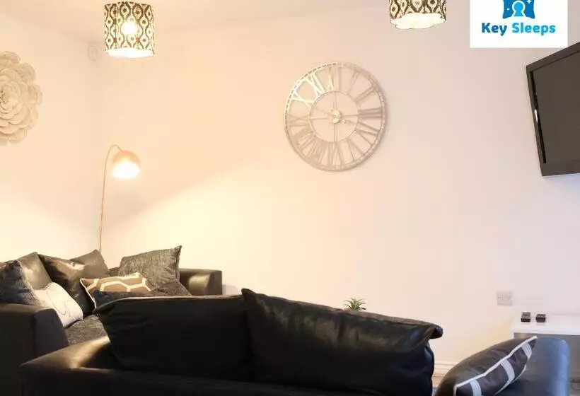 Large House By Keysleeps Short Lets Northampton M1 With Free Parking Contractors Leisure