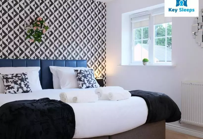 Large House By Keysleeps Short Lets Northampton M1 With Free Parking Contractors Leisure