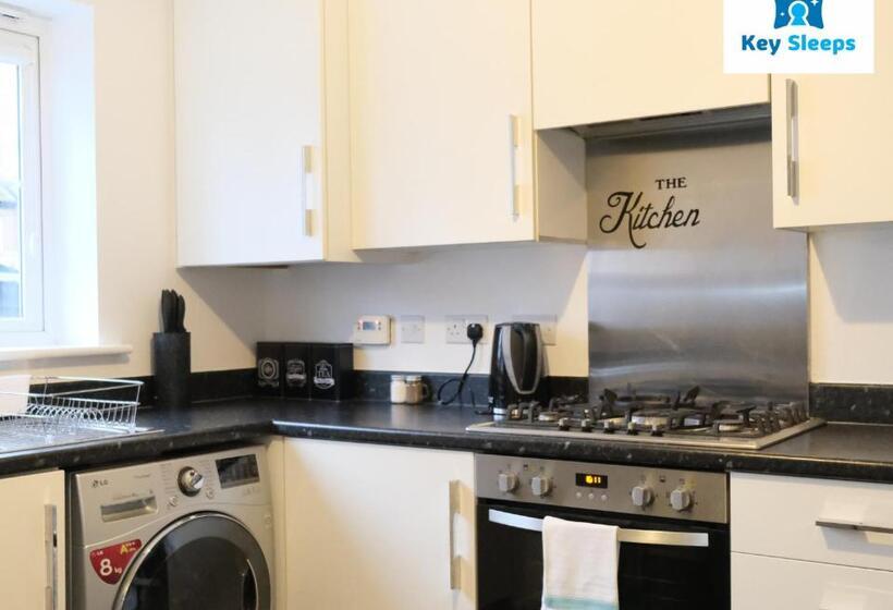 Large House By Keysleeps Short Lets Northampton M1 With Free Parking Contractors Leisure