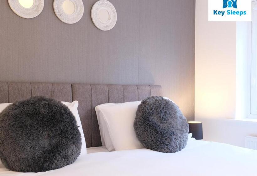 Large House By Keysleeps Short Lets Northampton M1 With Free Parking Contractors Leisure