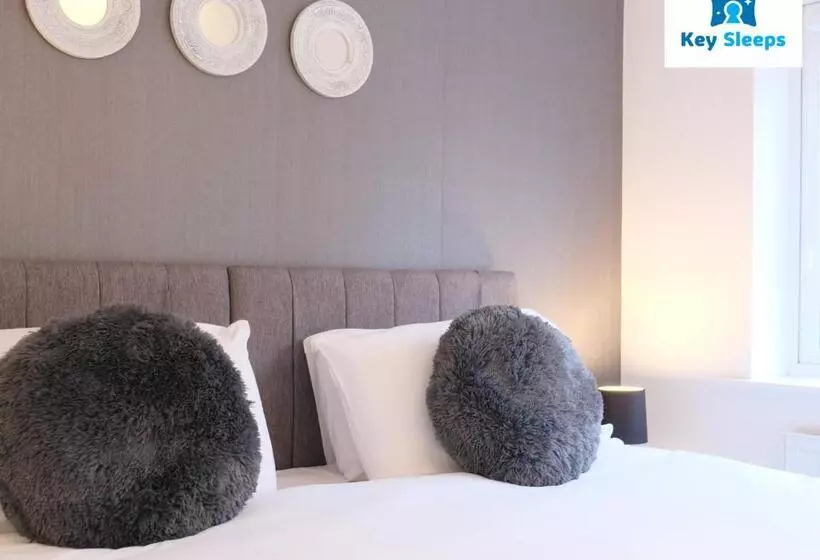 Large House By Keysleeps Short Lets Northampton M1 With Free Parking Contractors Leisure