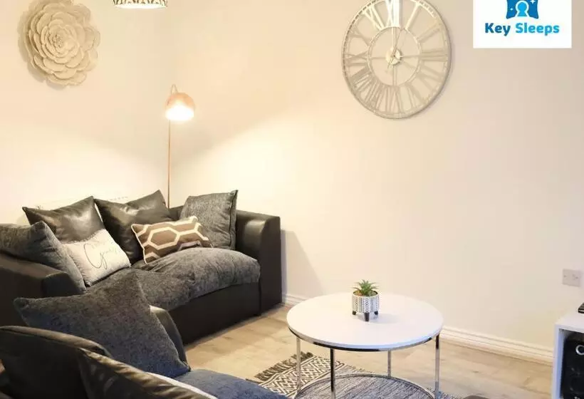 Large House By Keysleeps Short Lets Northampton M1 With Free Parking Contractors Leisure