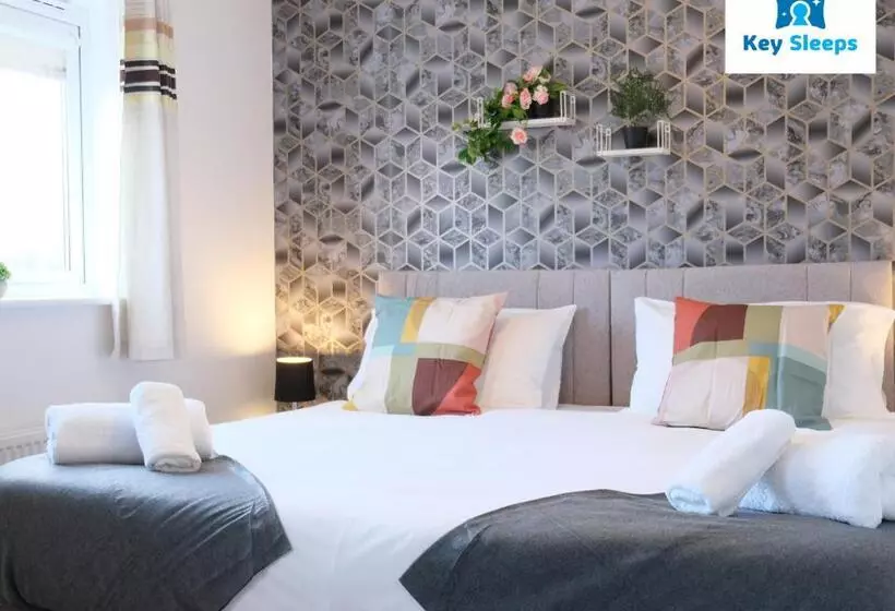 Large House By Keysleeps Short Lets Northampton M1 With Free Parking Contractors Leisure