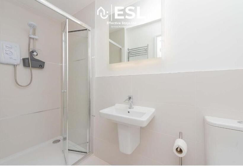 Studio 1, First Floor Town Centre Apartment