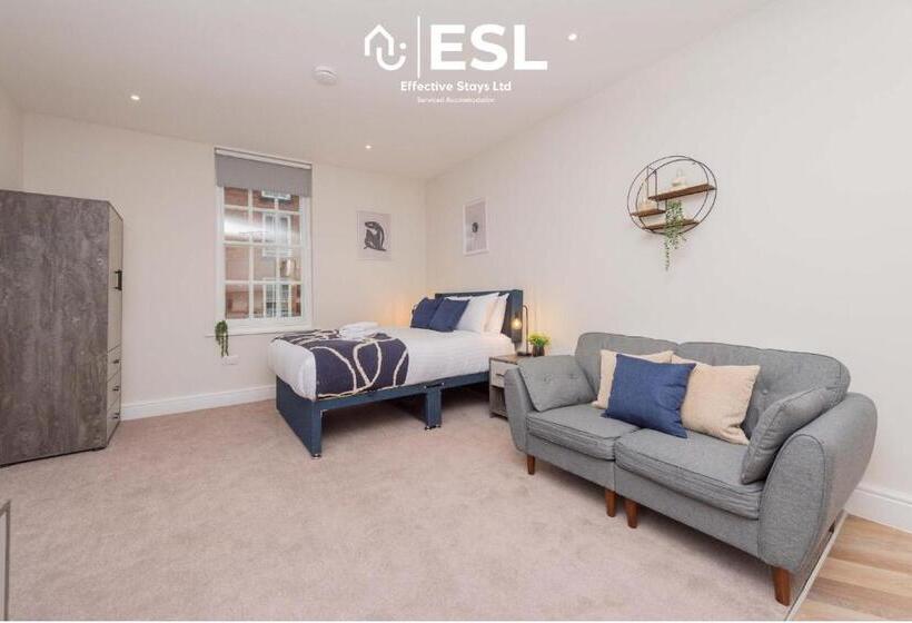 Studio 1, First Floor Town Centre Apartment