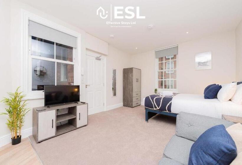 Studio 1, First Floor Town Centre Apartment