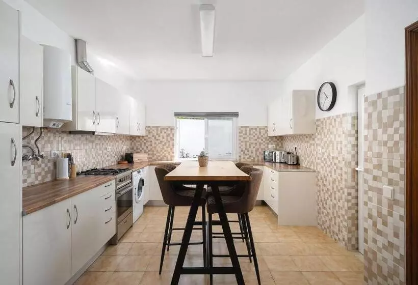 Villa Harpista In Guia By Ideal Homes