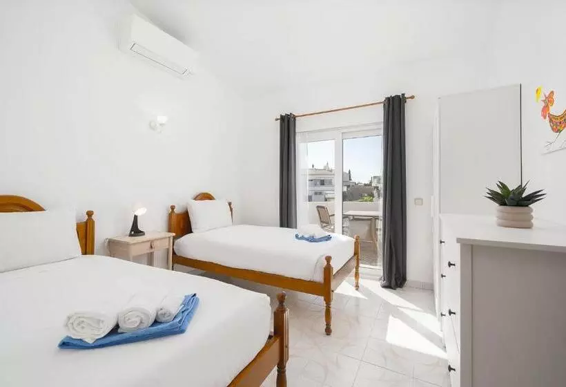 Villa Harpista In Guia By Ideal Homes