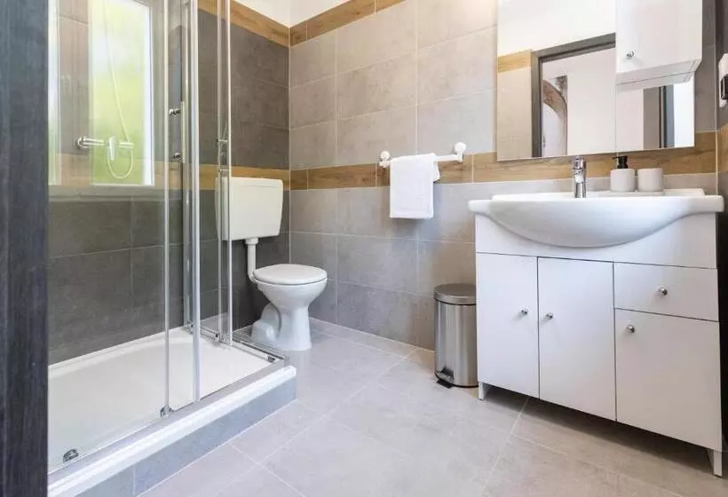 Aamiaismajoitus (B&B) Panzió 81