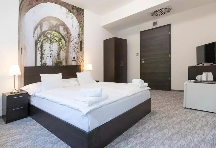 Aamiaismajoitus (B&B) Panzió 81