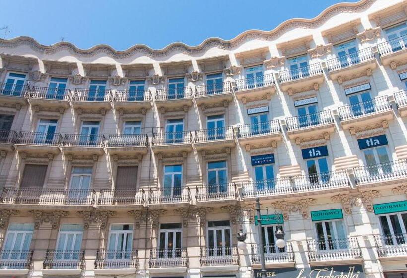 بنسيون Bet Apartments Canovas Rooms