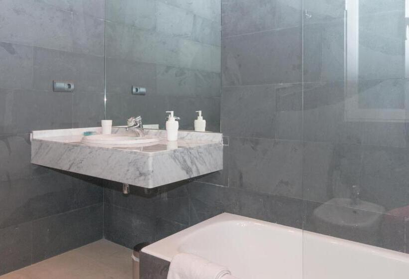 بنسيون Bet Apartments Canovas Rooms