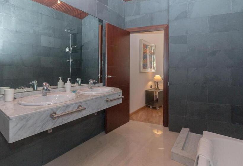 بنسيون Bet Apartments Canovas Rooms